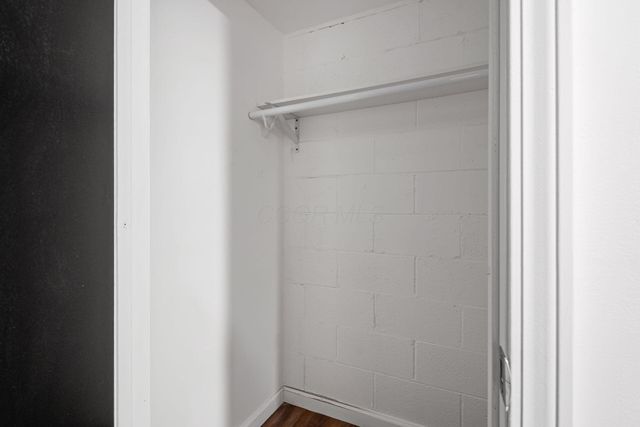 4049 Parkcove Drive, 19D, Columbus, OH 43230