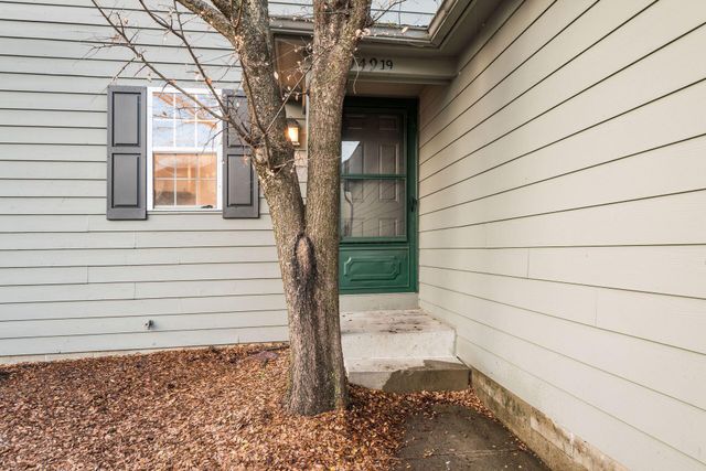 4049 Parkcove Drive, 19D, Columbus, OH 43230