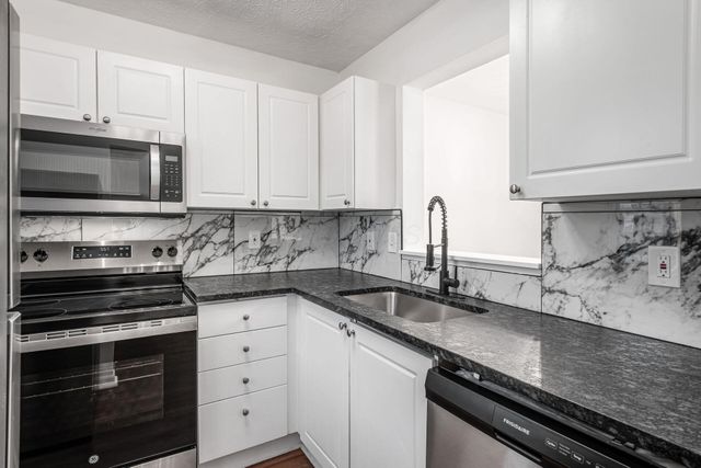 4049 Parkcove Drive, 19D, Columbus, OH 43230