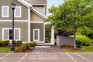 22 Blue Jay Cir 22, Boston, MA 02126