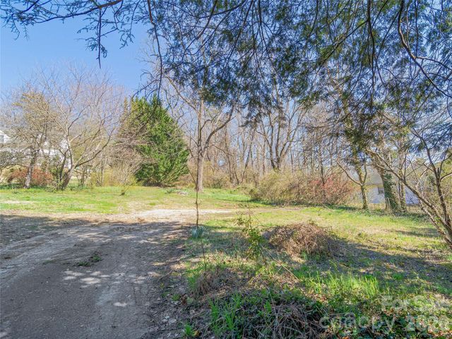 103 Weaverville Road, Asheville, NC 28804