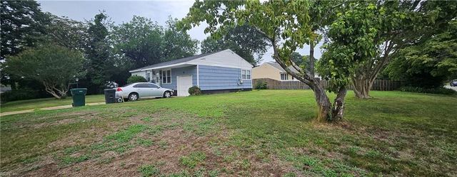 5 Matoaka LN, Newport News, VA 23606