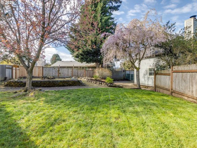 8530 Sw DAKOTA Dr, Tualatin, OR 97062