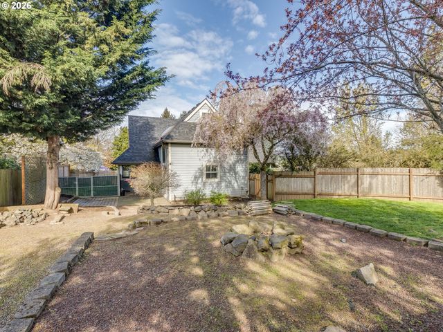 8530 Sw DAKOTA Dr, Tualatin, OR 97062