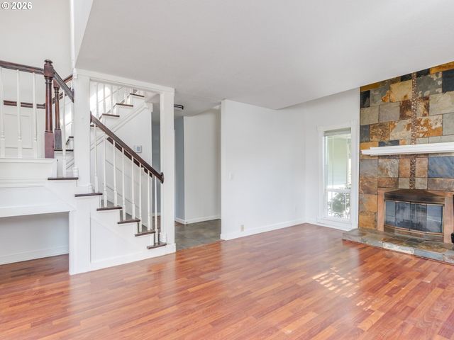 8530 Sw DAKOTA Dr, Tualatin, OR 97062