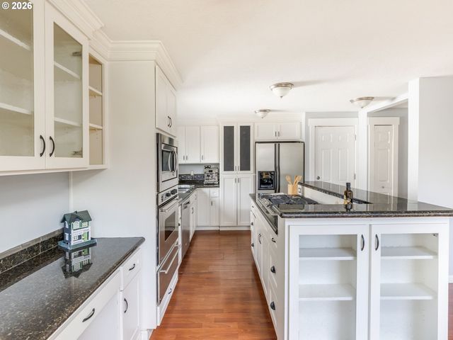 8530 Sw DAKOTA Dr, Tualatin, OR 97062