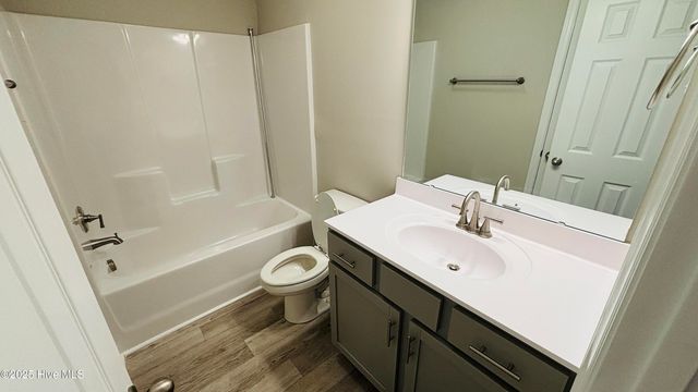 1151 Cross Creek Circle F, Greenville, NC 27834