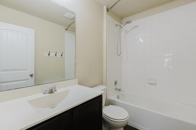 184 Voss ST, Kyle, TX 78640