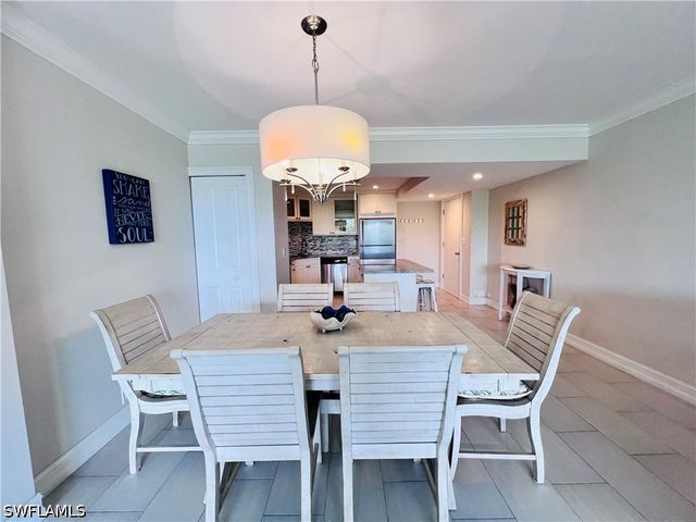 5 Bluebill AVE 303-1, Naples, FL 34108