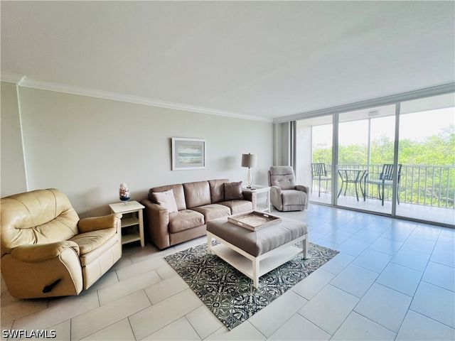 5 Bluebill AVE 303-1, Naples, FL 34108