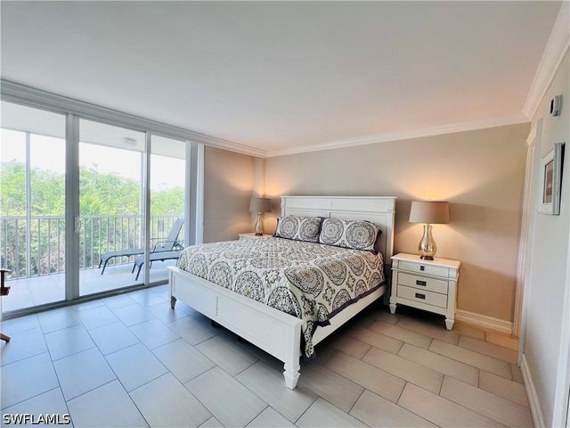 5 Bluebill AVE 303-1, Naples, FL 34108