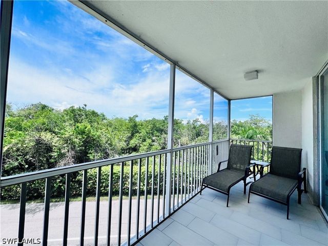5 Bluebill AVE 303-1, Naples, FL 34108