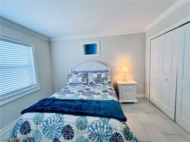 5 Bluebill AVE 303-1, Naples, FL 34108