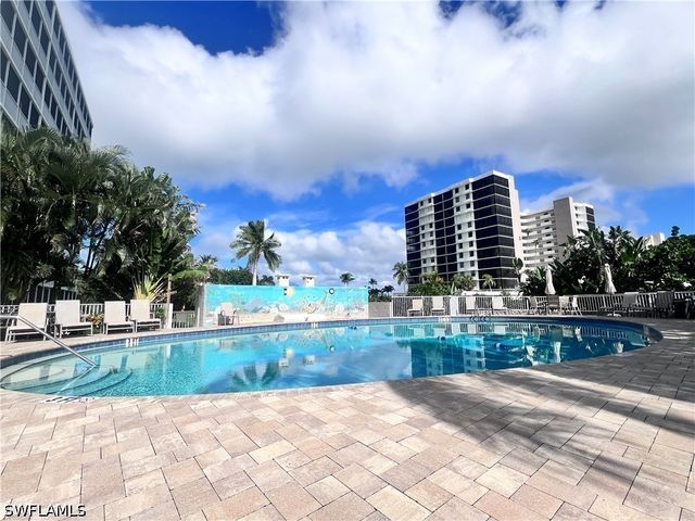 5 Bluebill AVE 303-1, Naples, FL 34108