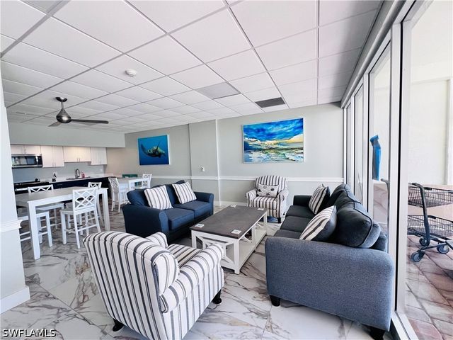5 Bluebill AVE 303-1, Naples, FL 34108