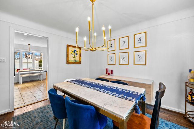 1890 Kenmore Drive, Grosse Pointe Woods, MI 48236