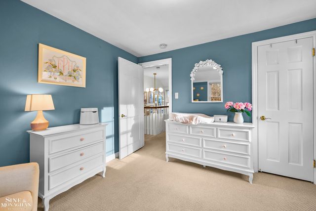 1890 Kenmore Drive, Grosse Pointe Woods, MI 48236