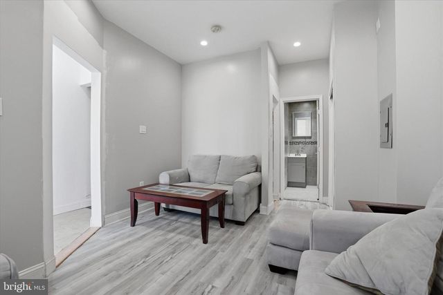 5254 W JEFFERSON ST, Philadelphia, PA 19131