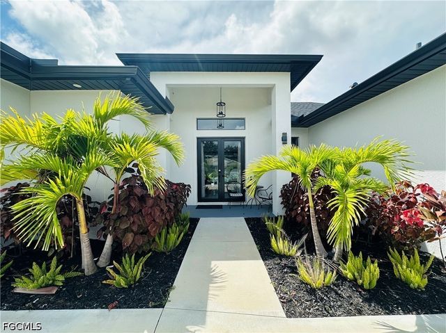 613 Hibiscus AVE, Lehigh Acres, FL 33972