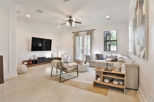 1112 Bingham Street, Houston, TX 77007