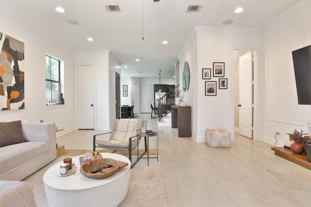 1112 Bingham Street, Houston, TX 77007