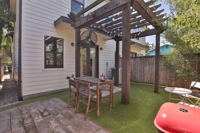 1112 Bingham Street, Houston, TX 77007