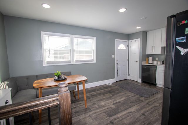 2950 101st Street, Highland, IN 46322