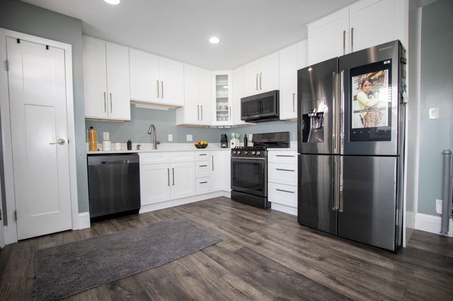 2950 101st Street, Highland, IN 46322