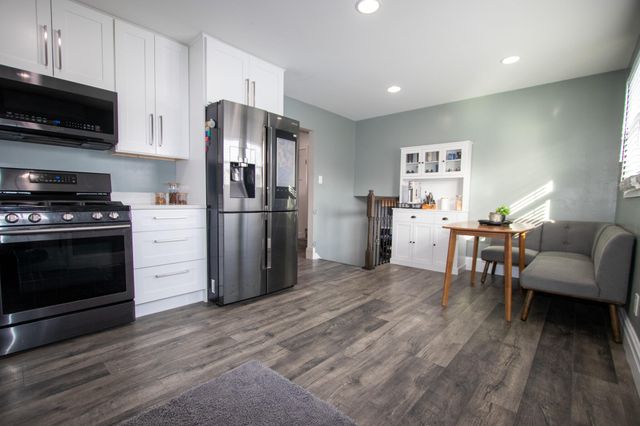 2950 101st Street, Highland, IN 46322