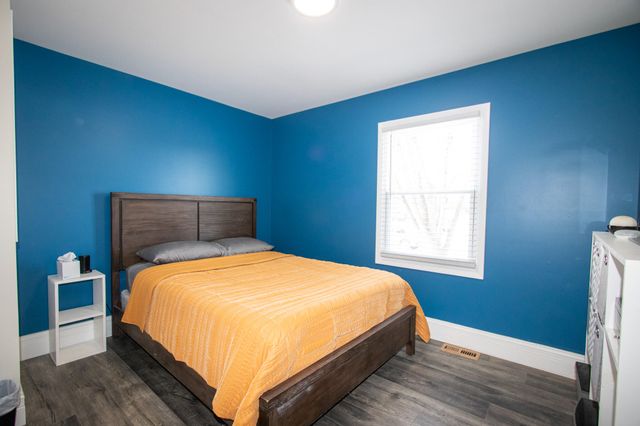 2950 101st Street, Highland, IN 46322