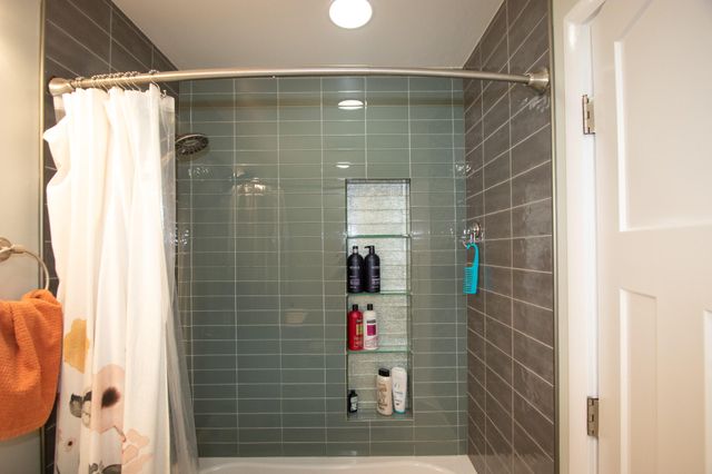 2950 101st Street, Highland, IN 46322