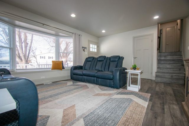 2950 101st Street, Highland, IN 46322