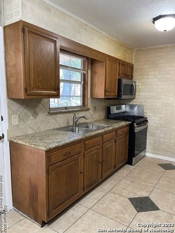 7906 REMUDA DR, San Antonio, TX 78227