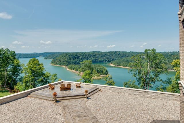 5156 Turney Groce Rd, Byrdstown, TN 38549