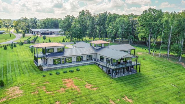 5156 Turney Groce Rd, Byrdstown, TN 38549