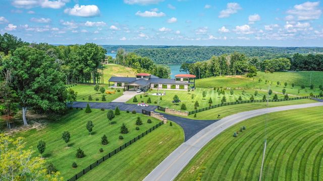 5156 Turney Groce Rd, Byrdstown, TN 38549