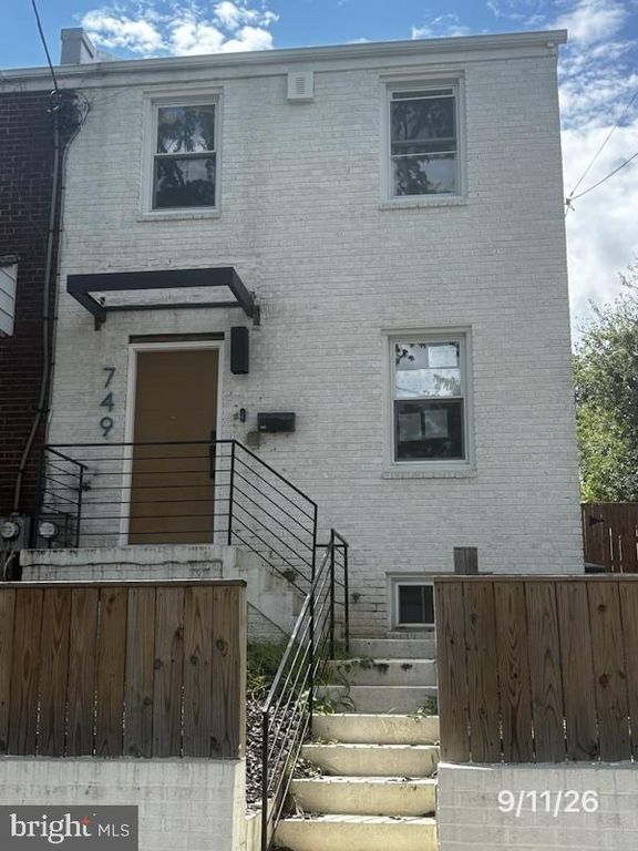 749 ADRIAN ST SE, Washington, DC 20019