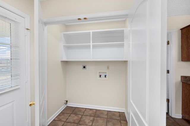 212 FEEZOR ST, Covington, TN 38019