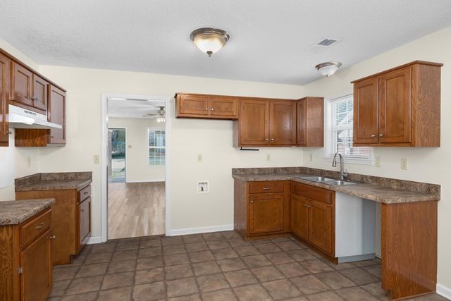 212 FEEZOR ST, Covington, TN 38019