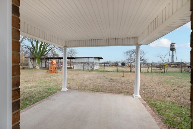 212 FEEZOR ST, Covington, TN 38019