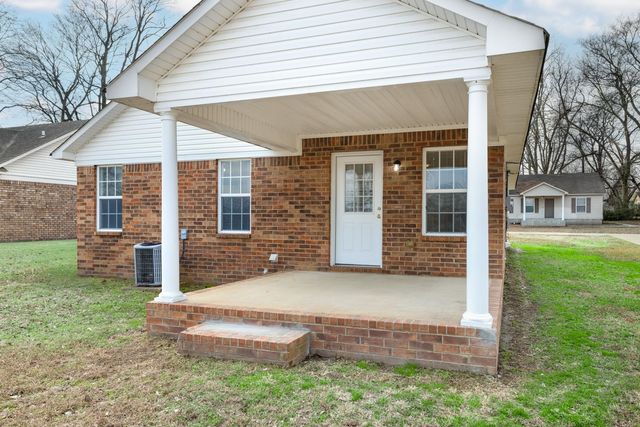 212 FEEZOR ST, Covington, TN 38019