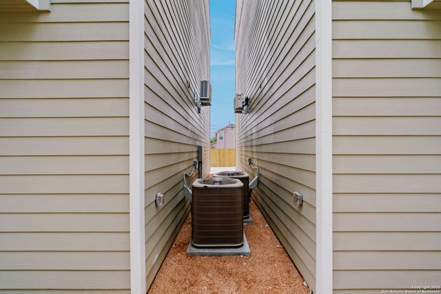 1303 Essex St 201,202, San Antonio, TX 78210