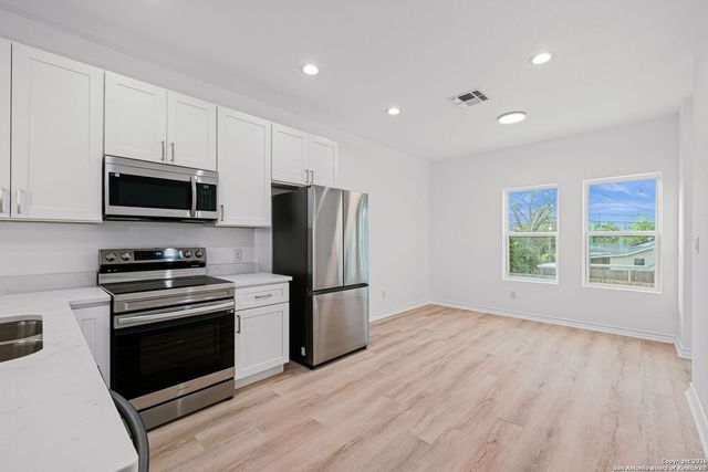 1303 Essex St 201,202, San Antonio, TX 78210