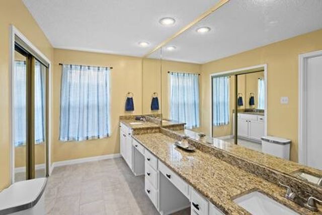 1624 San Francisco Street, Carrollton, TX 75007