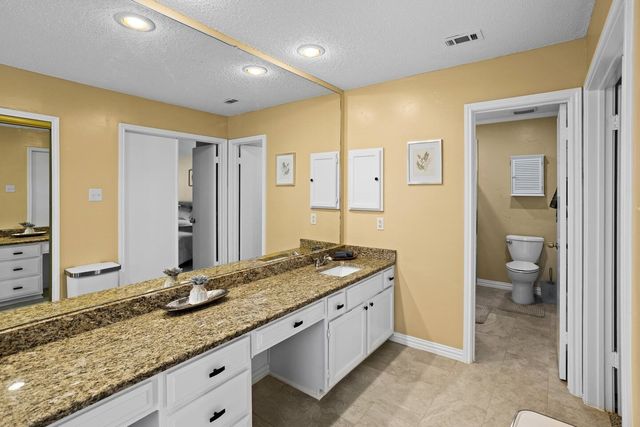 1624 San Francisco Street, Carrollton, TX 75007