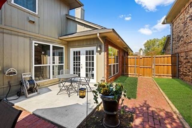 1624 San Francisco Street, Carrollton, TX 75007