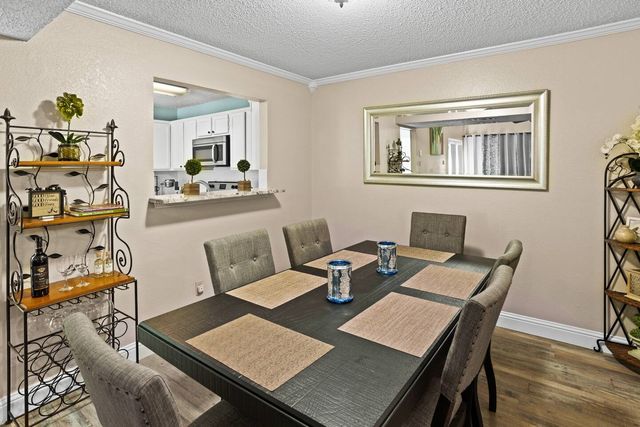 1624 San Francisco Street, Carrollton, TX 75007