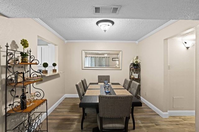 1624 San Francisco Street, Carrollton, TX 75007