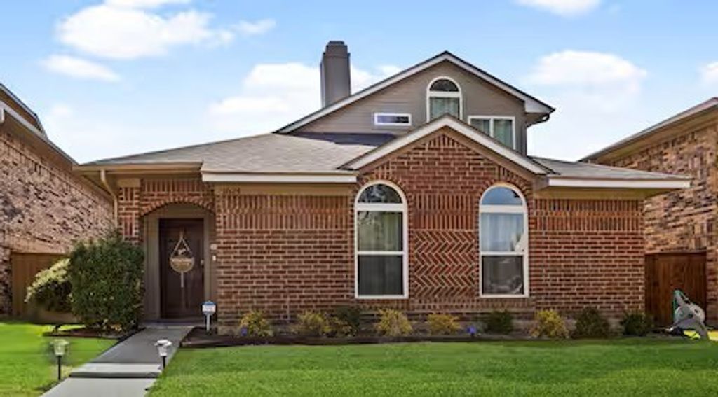 1624 San Francisco Street, Carrollton, TX 75007