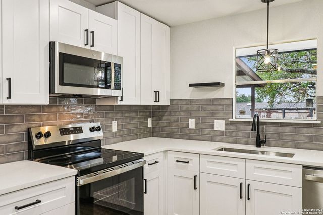 5630 Lon Chaney, San Antonio, TX 78240